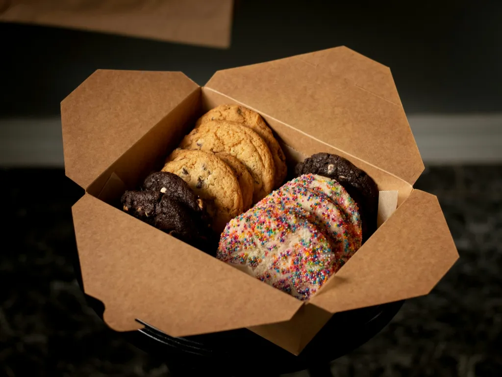 unsplash_H1uISjlRXJE_food box.webp